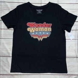 M (8/10) Time and Tru Womens Retro T-shirt Top Wonder Woman Black
